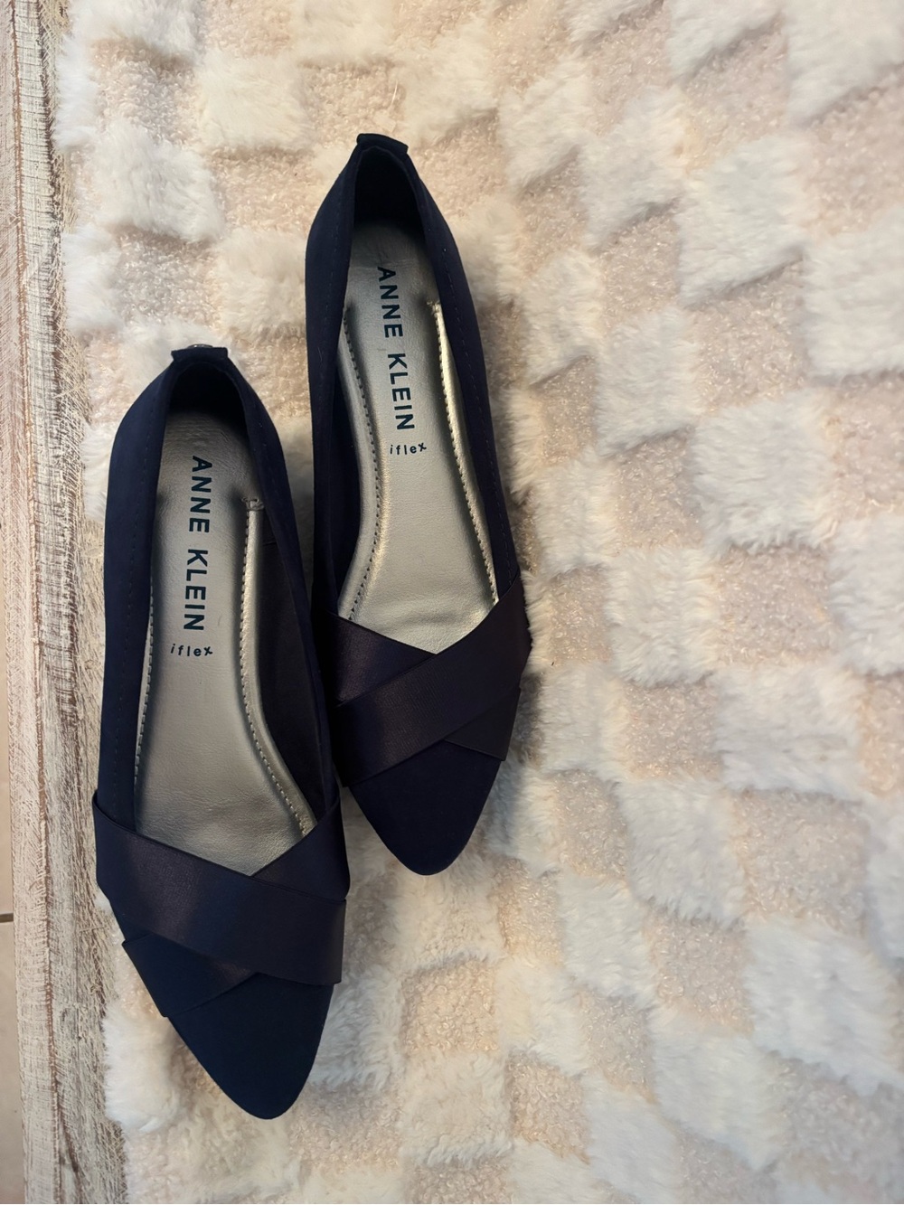 Anne Klein Navy Pointed Toe Crisscross Flats size 8M